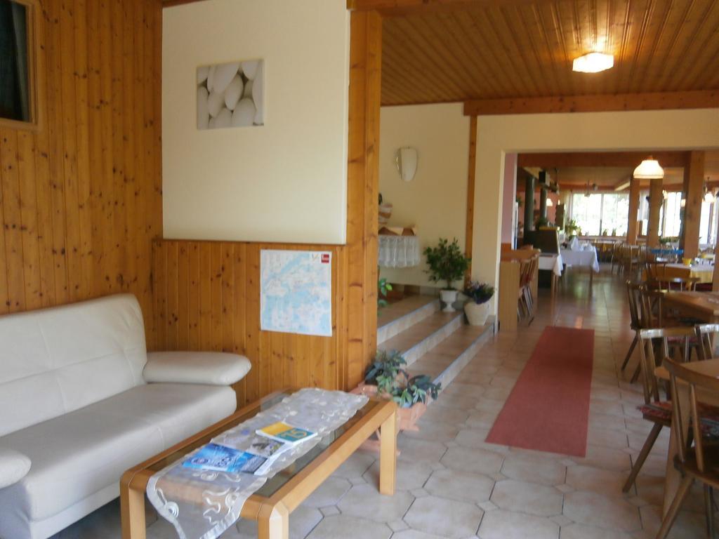 Ferienpension Garni Hubert Rigelnik Sankt Kanzian am Klopeiner See Exterior photo